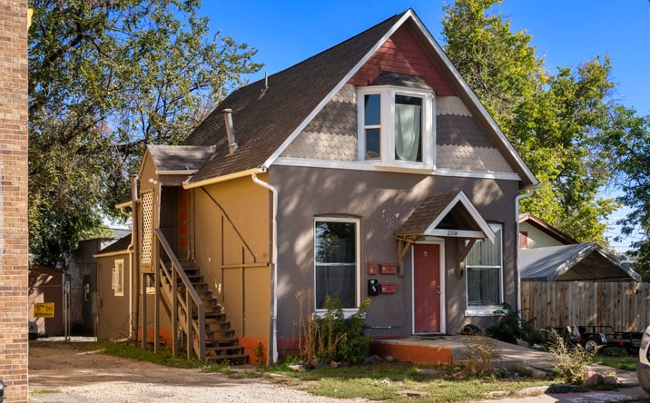 Pictures of Multifamily property located at 1558 Dallas St, Aurora, CO 80010 for sales - image #1