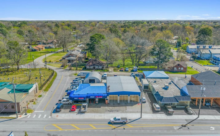 Pictures of Retail property located at 152 N Main St, Arab, AL 35016 for sales - image #1