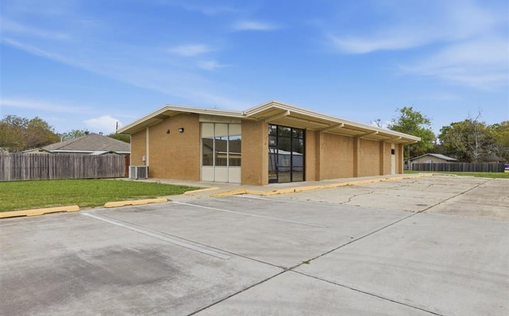 Pictures of Office property located at 309 N Huntington Street N, Sulphur, LA 70663 for sales - image #1