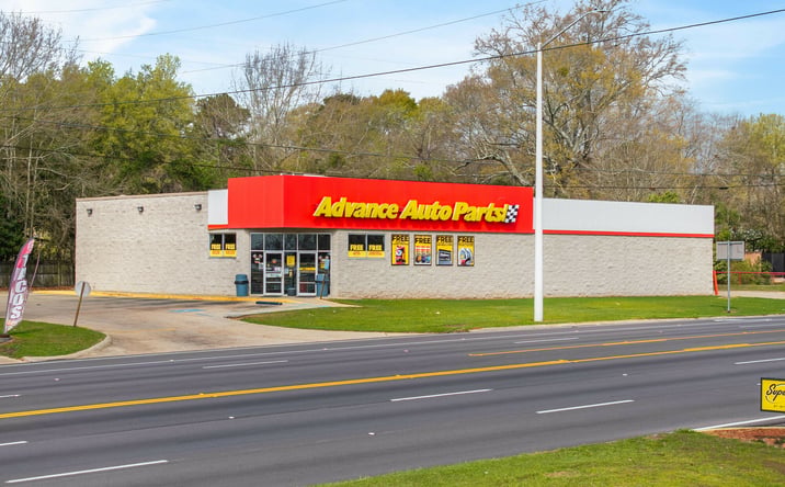 Pictures of Retail property located at 132 N 16th Ave, Laurel,, MS 39440 for sales - image #1