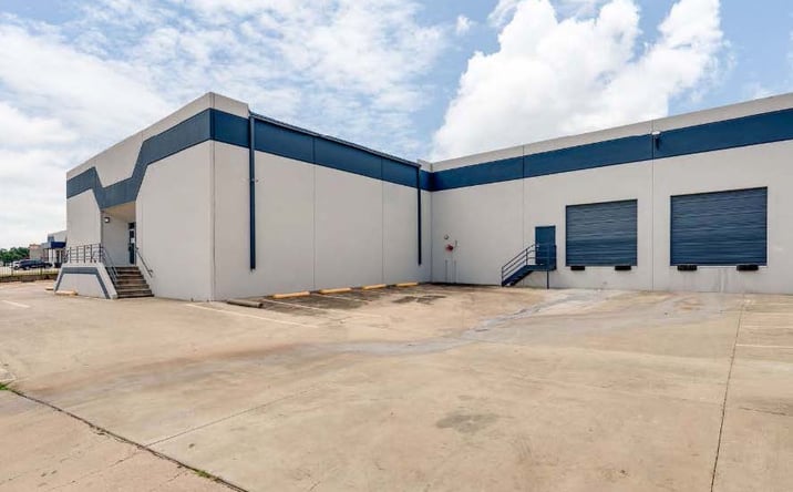 Pictures of Industrial property located at 2570 W Commerce St, Dallas, TX 75212 for sales - image #1