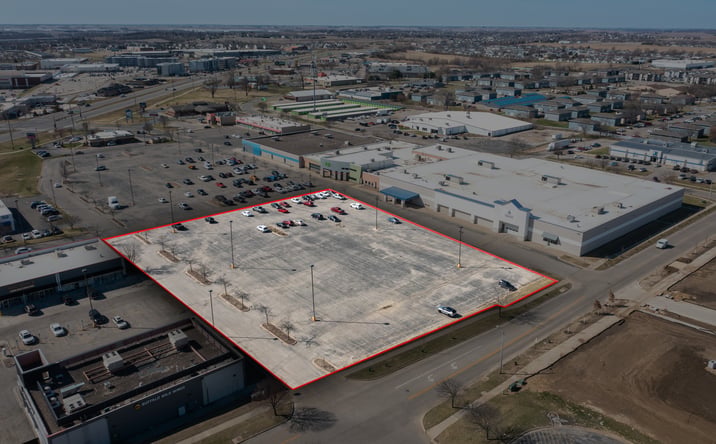 Pictures of Land property located at 3725 20th Ave SW, Cedar Rapids, IA 52404 for sales - image #1