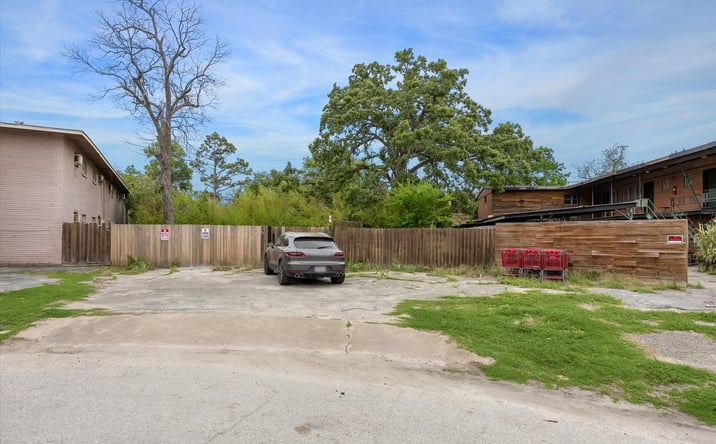 Pictures of Land property located at 6 Briar Dale Ct, Houston, TX 77027 for sales - image #1