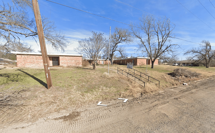 Pictures of Retail property located at 221 Virginia Ave, Marlin, TX 76661 for sales - image #1