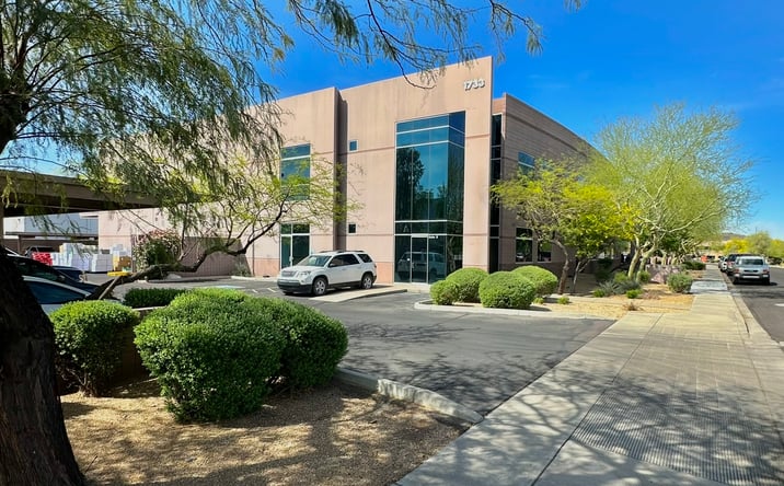 Pictures of Industrial property located at 1733 W Parkside Ln, Phoenix, AZ 85027 for sales - image #1
