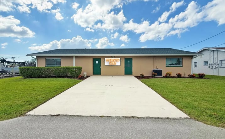 Pictures of Office property located at 3405 SE 15th Pl, Cape Coral, FL 33990 for sales - image #1