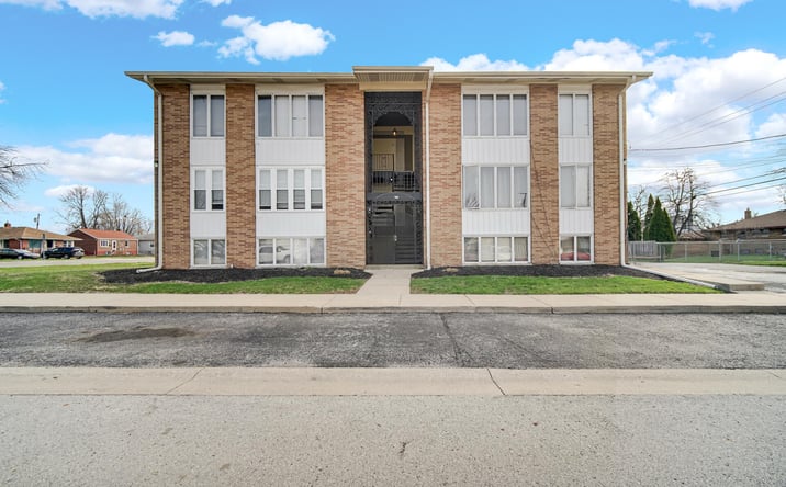 Pictures of Multifamily property located at 1104 169th Street, Hammond, IN 46324 for sales - image #1