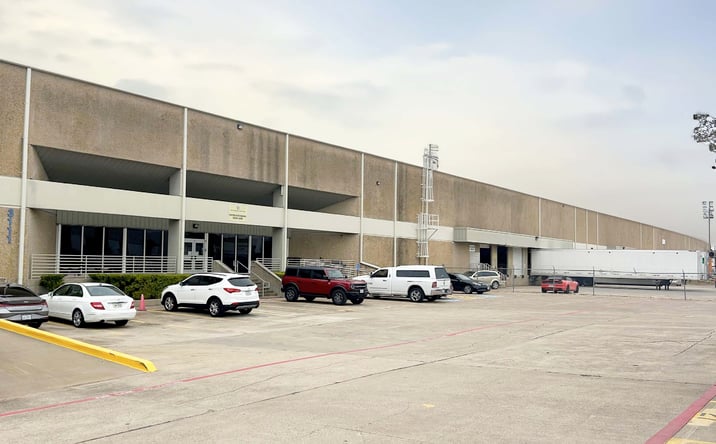 Pictures of Industrial property located at 3051-3111 W Commerce Street, Dallas, TX 75212 for sales - image #1