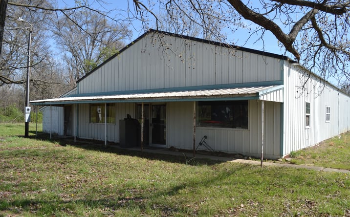 Pictures of Industrial, Land, Office property located at 1913 Shady Ln, Fairfield, IL 62837 for sales - image #1