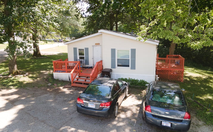 Pictures of Mobile Home Park property located at 1100 W Locust St, Canton, IL 61520 for sales - image #1