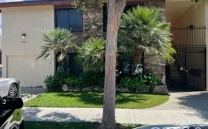Pictures of Multifamily property located at 1040 Cedar, Long Beach, CA 90813 for sales - image #1