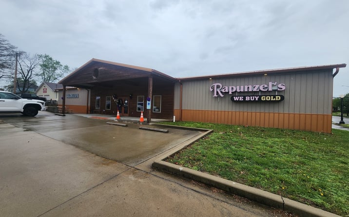 Pictures of Retail property located at 109 W Poplar Street, Harrisburg, IL 62946 for sales - image #1