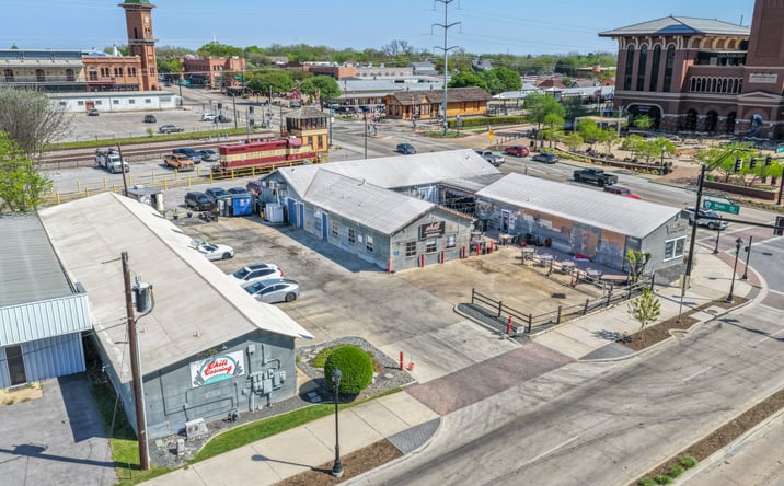 Pictures of Hospitality, Retail property located at 814 S Main St, Grapevine, TX 76051, 816 S Main St, Grapevine, TX 76051, 818 S Main St, Grapevine, TX 76051 for sales - image #1