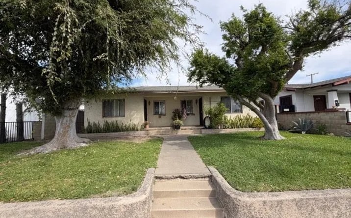 Pictures of Multifamily property located at 932 N Harbor, Anaheim, CA 92805 for sales - image #1
