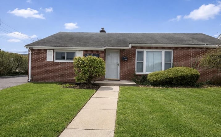 Pictures of Business for Sale, Office property located at 4169 Iris Place, Oyster Bay, NY 11714 for sales - image #1