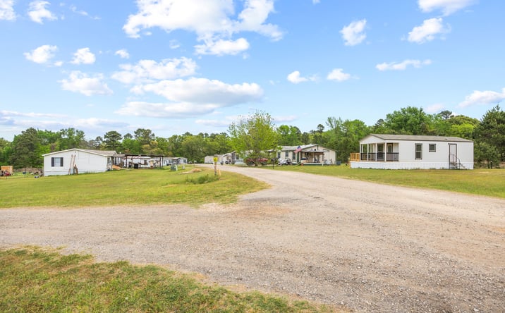 Pictures of Mobile Home Park property located at 120 Liberty, Mount Vernon, TX 75457 for sales - image #1