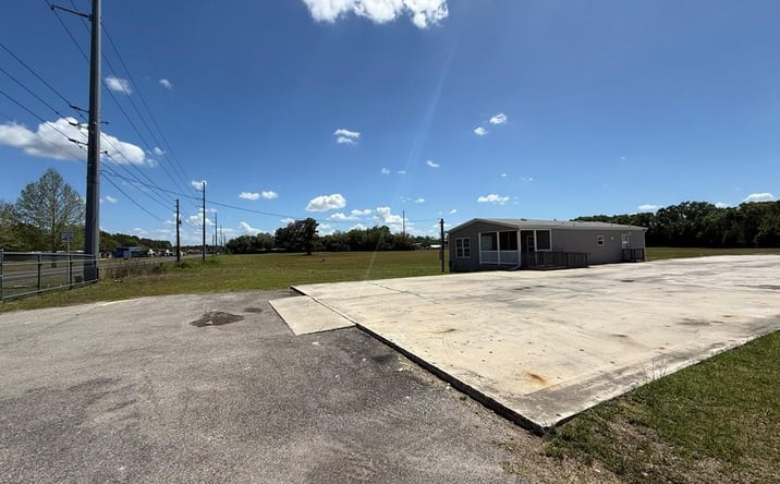 Pictures of Land property located at 1308 N Wade St, Trenton, FL 32693 for sales - image #1