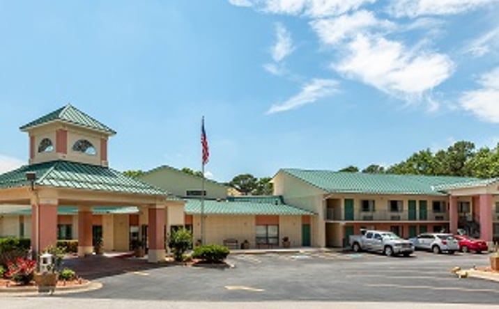 Pictures of Hospitality property located at 3010 E Van Buren, Eureka Springs, AR 72632 for sales - image #1