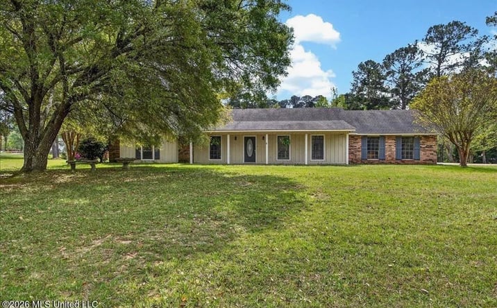 Pictures of Land property located at 1106 Hawthorne Drive, 70125, MS 39648 for sales - image #1