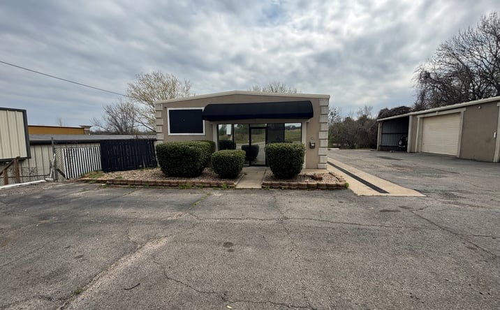Pictures of Office, Industrial property located at 1418 Fayetteville Road, Van Buren, AR 72956-2260 for sales - image #1