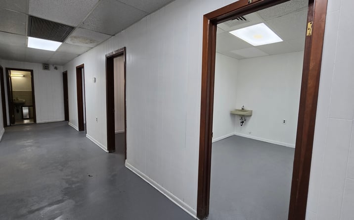 Pictures of Retail, Office, Special Purpose property located at 1104 Stumpf Blvd, Gretna, LA 70053 for sales - image #1