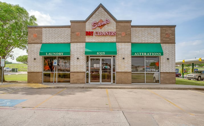 Pictures of Retail property located at 6325 Lake Worth Blvd, Forth Worth TX 76, Fort Worth, TX 76135 for sales - image #1