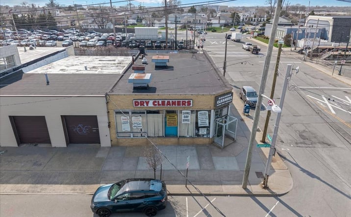 Pictures of Retail property located at 3180 Lawson Boulevard, Hempstead, NY 11572 for sales - image #1