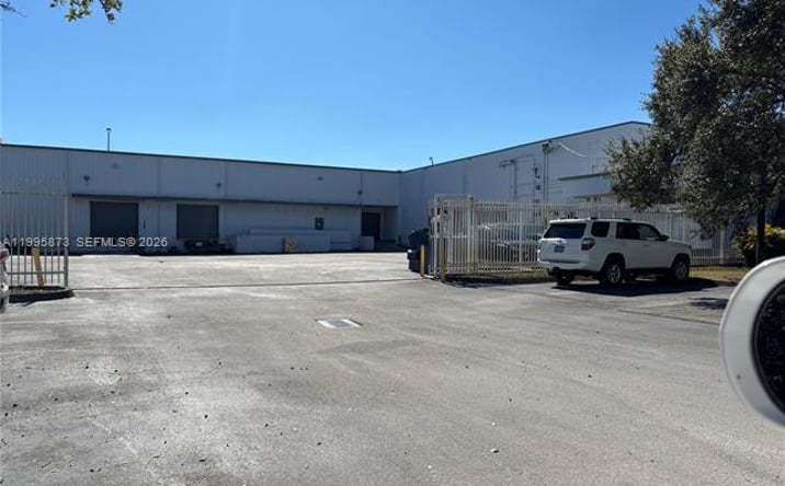 Pictures of Industrial property located at 50 NE 179th St, Miami Gardens, FL 33162 for sales - image #1