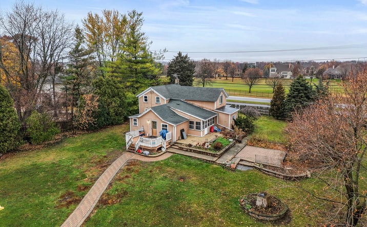 Pictures of Mixed Use property located at 3711 Algonquin Rd, Algonquin, IL 60102 for sales - image #1