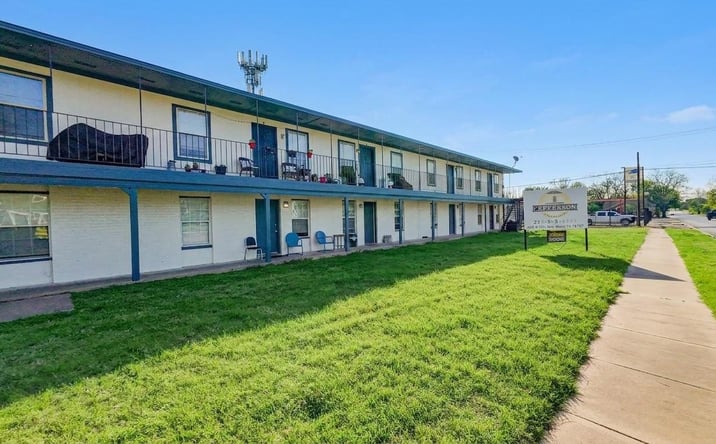 Pictures of Multifamily property located at 925 N 26th St, Waco, TX 76707 for sales - image #1