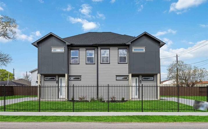 Pictures of Multifamily property located at 7555 Calhoun Rd, Houston, TX 77033 for sales - image #1