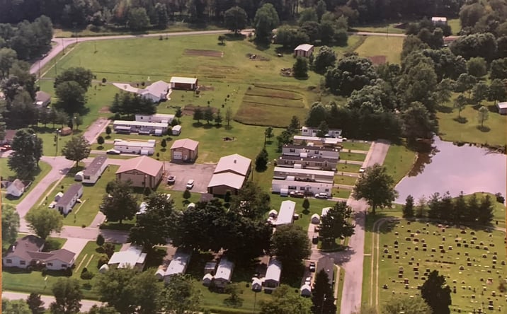 Pictures of Mobile Home Park property located at 321 N All Seasons Rd, Jeffersonville, IL 62842 for sales - image #1