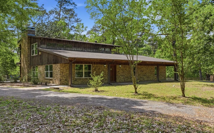 Pictures of Hospitality, Industrial, Mixed Use, Multifamily, Office property located at 9120 Ponderosa Dr, Montgomery, TX 77316 for sales - image #1