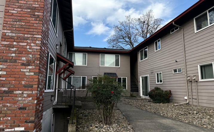 Pictures of Multifamily property located at 5625 SE Gladstone St, Portland, OR 97206 for sales - image #1