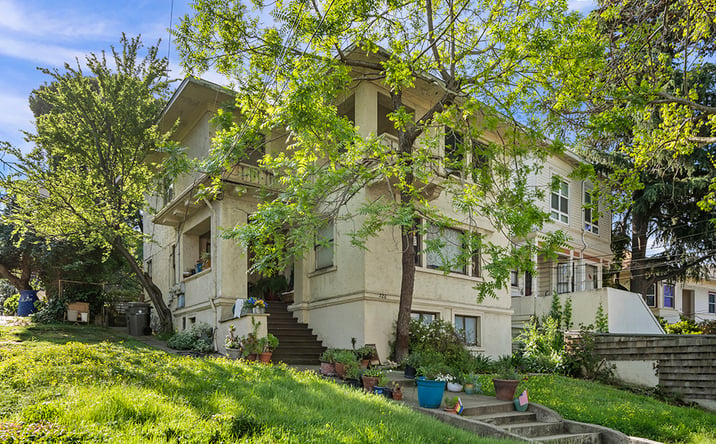 Pictures of Multifamily property located at 326 Athol Ave, Oakland, CA 94606 for sales - image #1