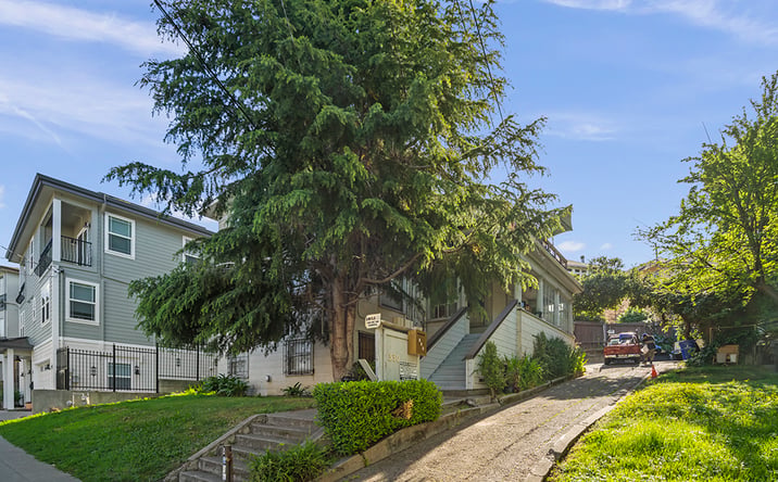 Pictures of Multifamily property located at 330 Athol Ave, Oakland, CA 94606 for sales - image #1