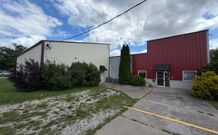 Pictures of Office, Industrial property located at 22387 Old Route 9, Tremont, IL 61568 for sales - image #1