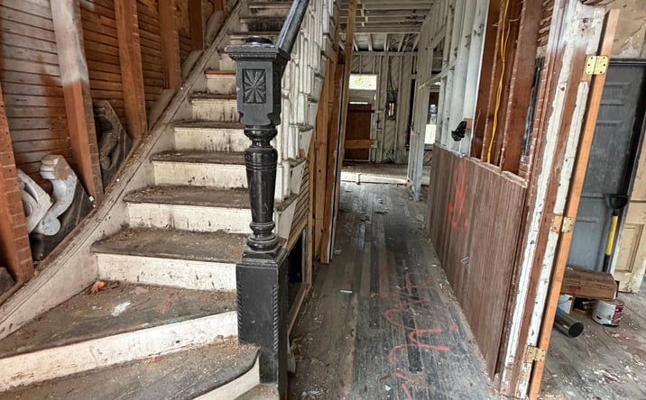 Pictures of Mixed Use, Multifamily, Office property located at 217 E 38th St, Savannah, GA 31401 for sales - image #1