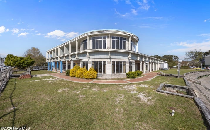 Pictures of Retail, Office, Mixed Use property located at 100 Marina Drive, New Bern, NC 28560 for sales - image #1