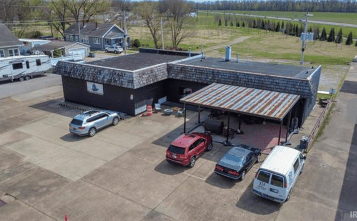 Pictures of Retail property located at 15 E Riverside Dr, Evansville, IN 47713 for sales - image #1