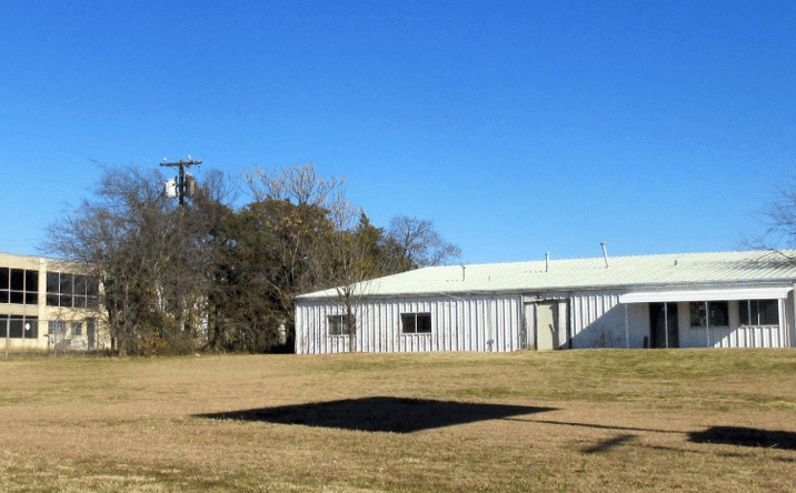 Pictures of Industrial property located at 2402-2420 N I-35E, Lancaster, TX 75134 for sales - image #1