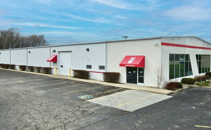 Pictures of Retail property located at 1575 N Bendix Drive, South Bend, IN 46628 for sales - image #1