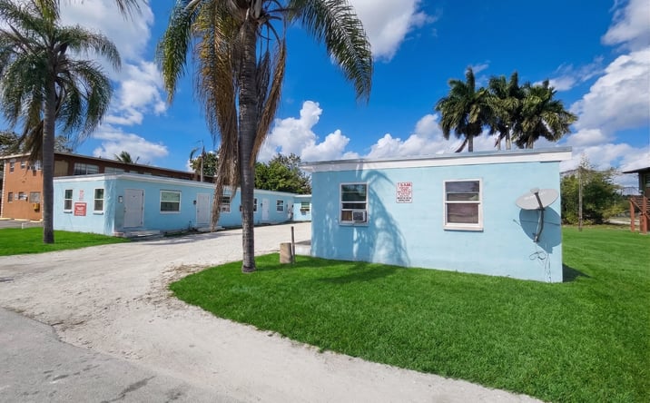 Pictures of Multifamily property located at 625 W Ave A, Belle Glade, FL 33430 for sales - image #1