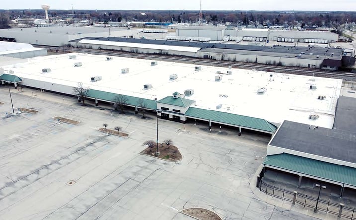 Pictures of Retail, Industrial property located at 530 Illinois Avenue, Maumee, OH 43537 for sales - image #1