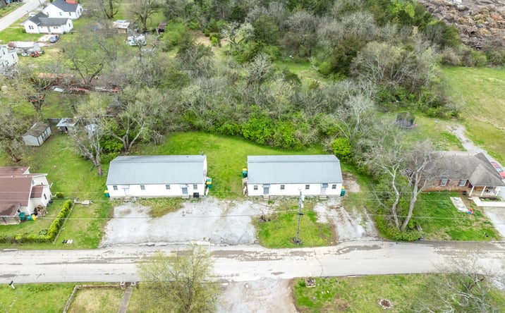 Pictures of Multifamily property located at 724 Woodlawn Ave, Lewisburg, TN 37091 for sales - image #1