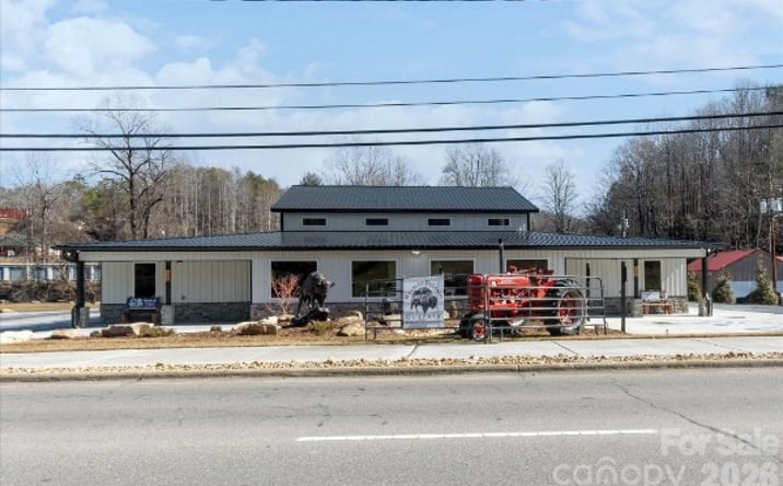 Pictures of Retail property located at 1380 N Main St, Marion, NC 28752 for sales - image #1