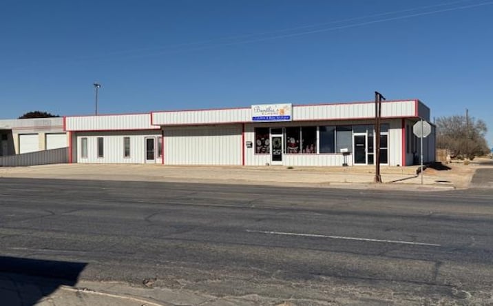 Pictures of Land property located at 300 W Ave A, Seminole, TX 79360 for sales - image #1