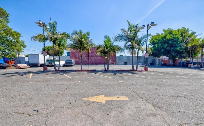 Pictures of Special Purpose property located at 1437 E 61st, Los Angeles, CA 90001 for sales - image #1