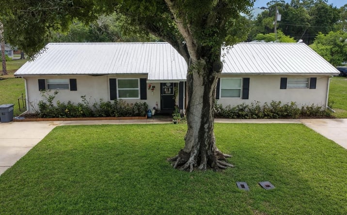 Pictures of Multifamily property located at 1504 41st Avenue, Vero Beach, FL 32960 for sales - image #1