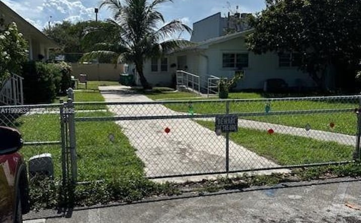 Pictures of Multifamily property located at 474 NW 26th Ave, Miami, FL 33125 for sales - image #1